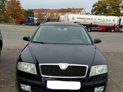 Schwarz Gebraucht 2008 Skoda Octavia Elegance Kombi | 2.199 € (Fairer Preis)