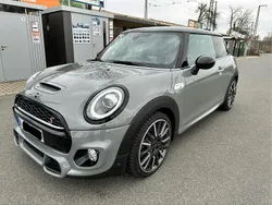 Grau Gebraucht 2019 Mini Cooper S Kleinwagen | 23.380 € (Etwas zu teuer)