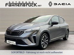 Grau Gebraucht 2024 Renault Clio V Techno Limousine | 21.390 € (Fairer Preis)