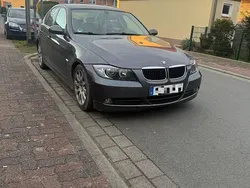 Grau Gebraucht 2005 BMW 325 Limousine | 3.200 €