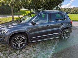 Grau Gebraucht 2009 VW Tiguan Sportline SUV | 10.000 € (Etwas zu teuer)