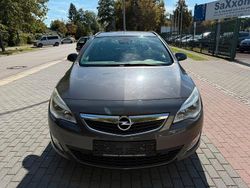 Grau Gebraucht 2012 Opel Astra Design Edition Kombi | 4.999 € (Fairer Preis)