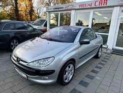 Grau Gebraucht 2002 Peugeot 206 CC Platinum Cabrio | 3.900 €