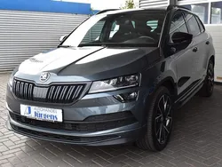 Grau Gebraucht 2021 Skoda Karoq SportLine SUV | 26.590 € (Fairer Preis)