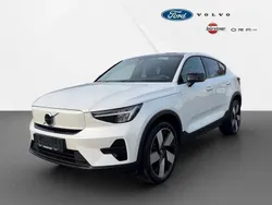 Weiß (crystal white pearl) Gebraucht 2024 Volvo EC40 Plus SUV | 55.990 €