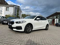 Alpinweiß Gebraucht 2021 BMW 118 Comfort Edition Kleinwagen | 19.990 € (Guter Preis)