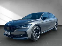 Grau Neu 2024 Skoda Superb SportLine Kombi | 48.990 € (Fairer Preis)
