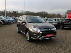 Braun Gebraucht 2021 Mitsubishi Outlander P-HEV SUV | 23.930 € (Fairer Preis)