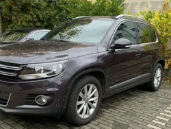 Grau metallic Gebraucht 2016 VW Tiguan SUV | 7.600 €