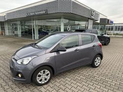 Grau Gebraucht 2016 Hyundai i10 Classic Kleinwagen | 6.390 € (Fairer Preis)