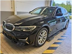 Schwarz Gebraucht 2021 BMW 320e Luxury Line Limousine | 25.979 € (Fairer Preis)
