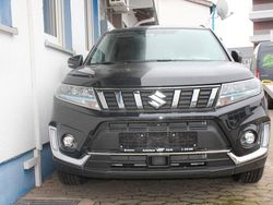 Cosmic black pearl metallic Gebraucht 2024 Suzuki Vitara Comfort+ SUV | 28.990 € (Etwas zu teuer)