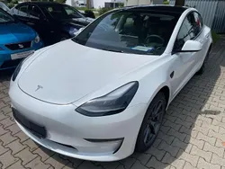 Weiß Gebraucht 2022 Tesla Model 3 Limousine | 37.900 € (Teuer)