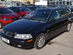 Schwarz Gebraucht 2003 Volvo V40 Standard Kombi | 990 € (Guter Preis)