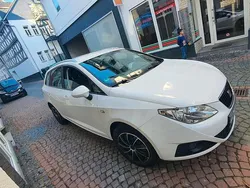 Weiß Gebraucht 2011 Seat Ibiza ST Kombi | 3.499 € (Fairer Preis)