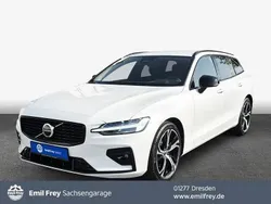 Crystal weißperleffekt Gebraucht 2024 Volvo V60 Plus Kombi | 38.890 € (Fairer Preis)
