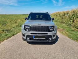 Grau Gebraucht 2021 Jeep Renegade 80th Anniversary SUV | 21.000 € (Etwas zu teuer)