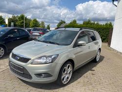 Grau Gebraucht 2010 Ford Focus Style Limousine | 1.450 € (Fairer Preis)