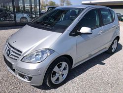 Silber Gebraucht 2011 Mercedes A200 Avantgarde Limousine | 14.450 €
