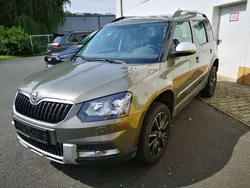 Jungle green metallic Gebraucht 2015 Skoda Yeti Outdoor Cool Edition SUV | 13.990 €