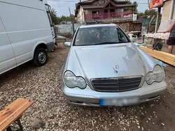 Silber Gebraucht 2005 Mercedes C180 Kleinwagen | 4.200 €