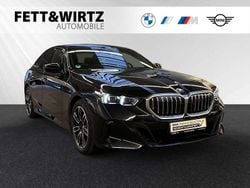 Saphirschwarz Gebraucht 2024 BMW 520 Comfort Edition Limousine | 46.690 € (Guter Preis)