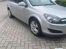 Silber Gebraucht 2010 Opel Astra Kombi | 1.750 € (Superpreis)
