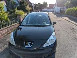Blau Gebraucht 2011 Peugeot 206 Limousine | 3.500 € (Etwas zu teuer)