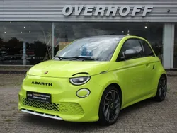 Grün Gebraucht 2023 Abarth 500e Scorpionissima Kleinwagen | 27.950 € (Guter Preis)