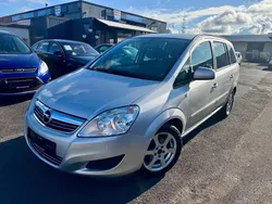 Silber Gebraucht 2009 Opel Zafira Edition Van / Kleinbus | 1.990 € (Fairer Preis)