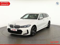Weiß Gebraucht 2023 BMW 330e M Sport Kombi | 39.990 € (Fairer Preis)