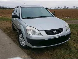 Silber Gebraucht 2006 Kia Rio 2 Kleinwagen | 1.900 € (Guter Preis)