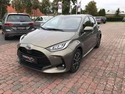 Braun Gebraucht 2021 Toyota Yaris Club Kleinwagen | 17.490 € (Fairer Preis)