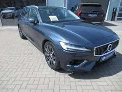 Blau Gebraucht 2021 Volvo V60 Inscription Kombi | 34.400 € (Fairer Preis)
