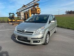 Silber Gebraucht 2005 Toyota Corolla Verso Van / Kleinbus | 3.399 € (Fairer Preis)