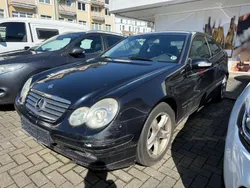 Blau Gebraucht 2004 Mercedes C200 Coupé | 1.190 €