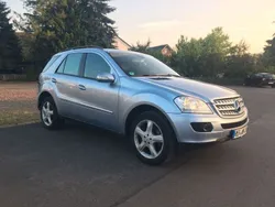 Silber Gebraucht 2006 Mercedes ML320 SUV | 11.000 € (Etwas zu teuer)