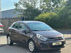 Braun Gebraucht 2011 Kia Rio Spirit Limousine | 4.999 € (Etwas zu teuer)