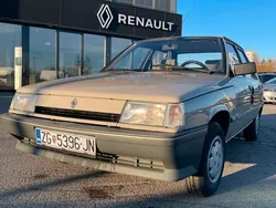 Beige Gebraucht 1988 Renault R9 Limousine | 8.500 €