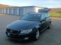 Grau Gebraucht 2016 Volvo V70 Kombi | 10.700 € (Fairer Preis)