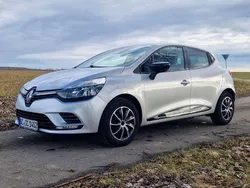 Silber Gebraucht 2017 Renault Clio IV Limousine | 7.200 € (Fairer Preis)