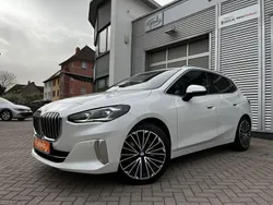 Weiss Gebraucht 2022 BMW 223 Active Tourer Luxury Line Van / Kleinbus | 25.440 €