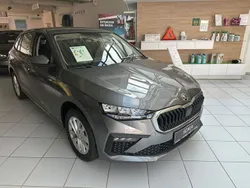 Graphite grau metallic Gebraucht 2024 Skoda Scala Selection Kleinwagen | 26.380 € (Teuer)
