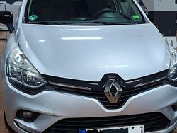 Silber Gebraucht 2016 Renault Clio IV LIMITED Kleinwagen | 10.500 €