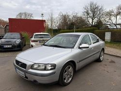 Silber Gebraucht 2002 Volvo S60 Comfort Limousine | 1.600 € (Superpreis)
