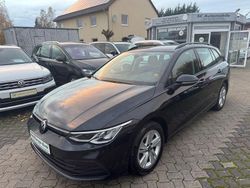 Schwarz Gebraucht 2022 VW Golf VIII Life Kombi | 12.599 €