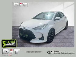 Schneeweiß Gebraucht 2021 Toyota Yaris Hybrid Club Kleinwagen | 16.990 € (Guter Preis)