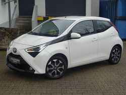 Weiß Gebraucht 2019 Toyota Aygo X-play Kleinwagen | 6.499 € (Fairer Preis)
