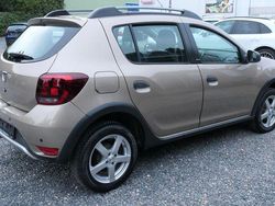 Gold Gebraucht 2018 Dacia Sandero Celebration Limousine | 7.800 €