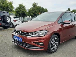 Rot Gebraucht 2018 VW Golf Sportsvan Join Van / Kleinbus | 12.980 € (Superpreis)